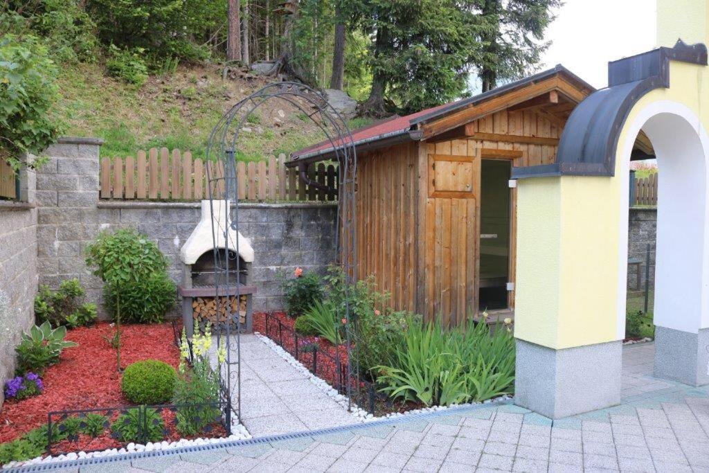 Landhaus Katharina Bis 12 Personen Mit Saunachalet Und Blick Auf Die Bergwelt Des Zillertals Hippach Bagian luar foto