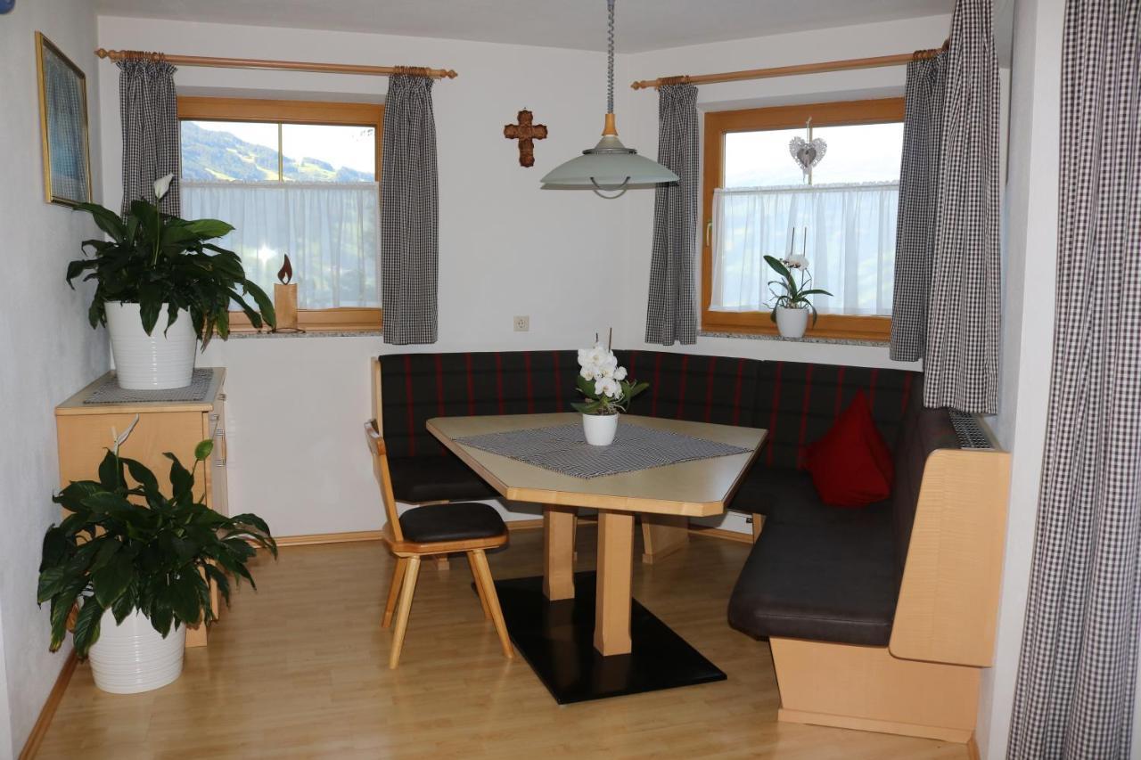 Landhaus Katharina Bis 12 Personen Mit Saunachalet Und Blick Auf Die Bergwelt Des Zillertals Hippach Bagian luar foto