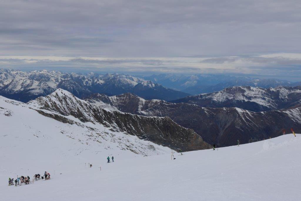 Landhaus Katharina Bis 12 Personen Mit Saunachalet Und Blick Auf Die Bergwelt Des Zillertals Hippach Bagian luar foto