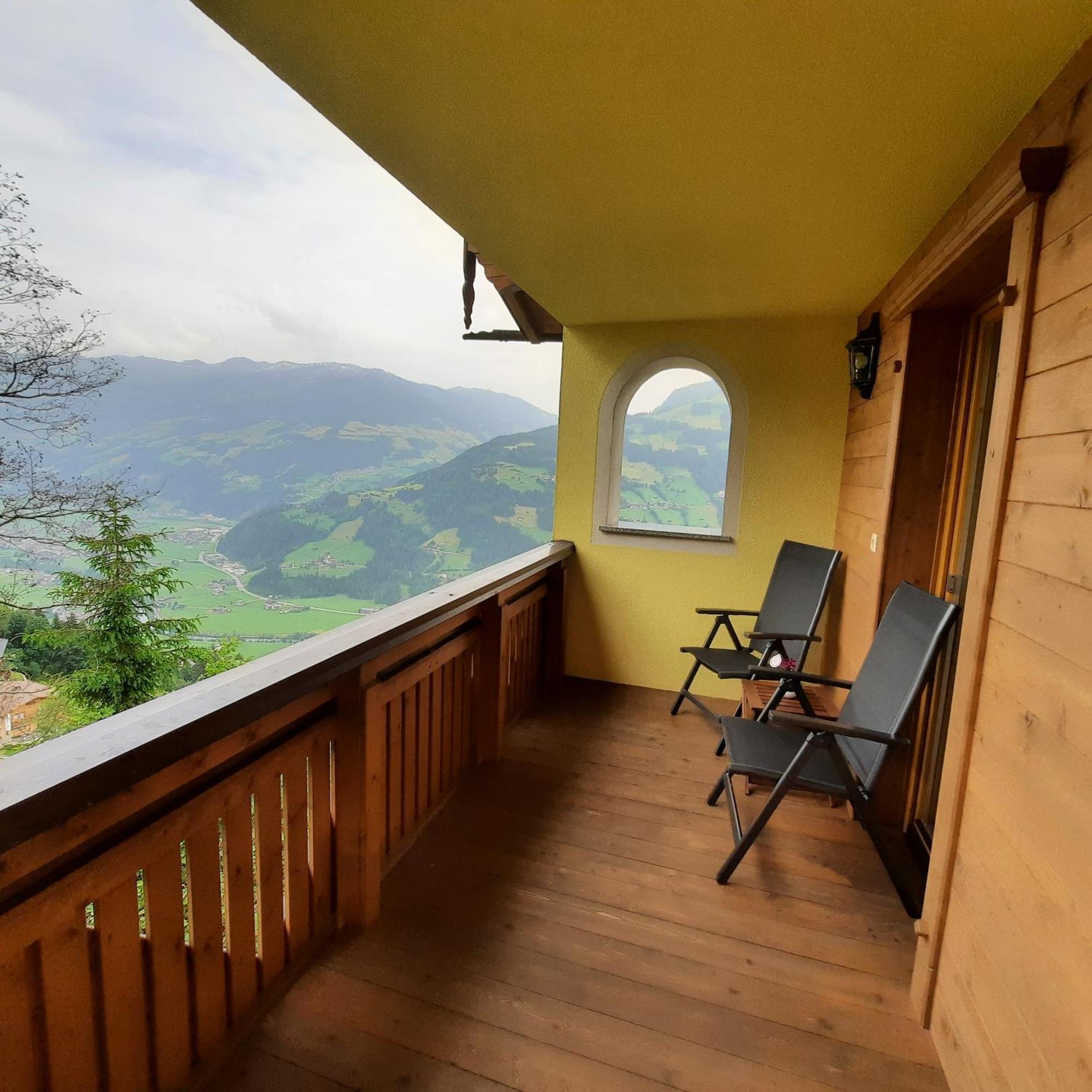 Landhaus Katharina Bis 12 Personen Mit Saunachalet Und Blick Auf Die Bergwelt Des Zillertals Hippach Bagian luar foto