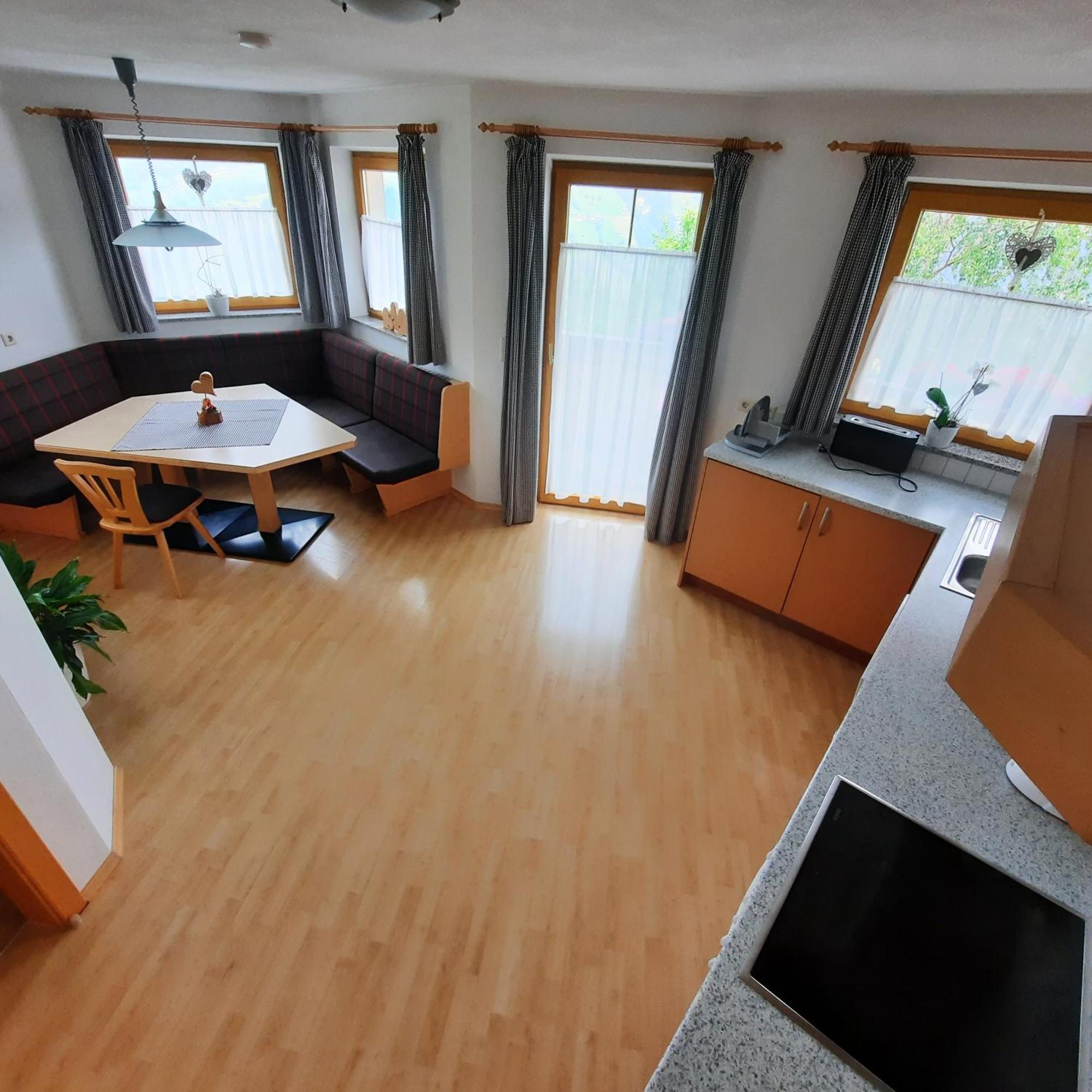 Landhaus Katharina Bis 12 Personen Mit Saunachalet Und Blick Auf Die Bergwelt Des Zillertals Hippach Bagian luar foto